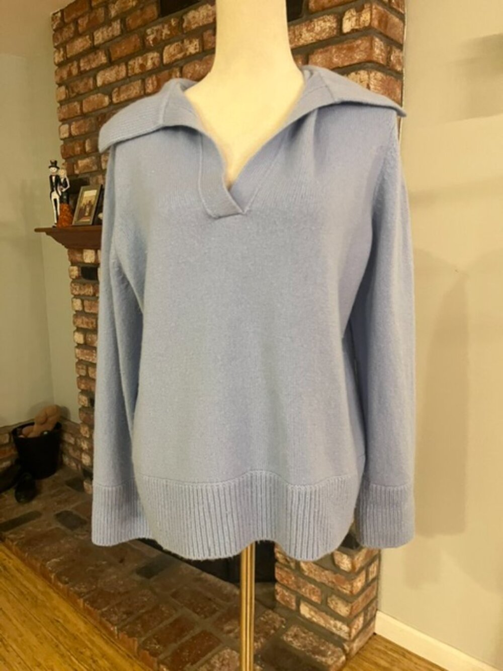 Vince  $498 ptp 26 Wool & Cashmere-Blend Oversized Polo Sweater